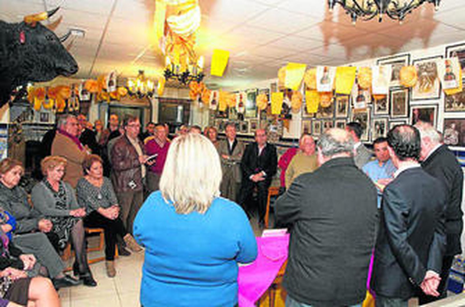 Juan Gimeno Mora, Socio de Honor, del Círculo La Amistad