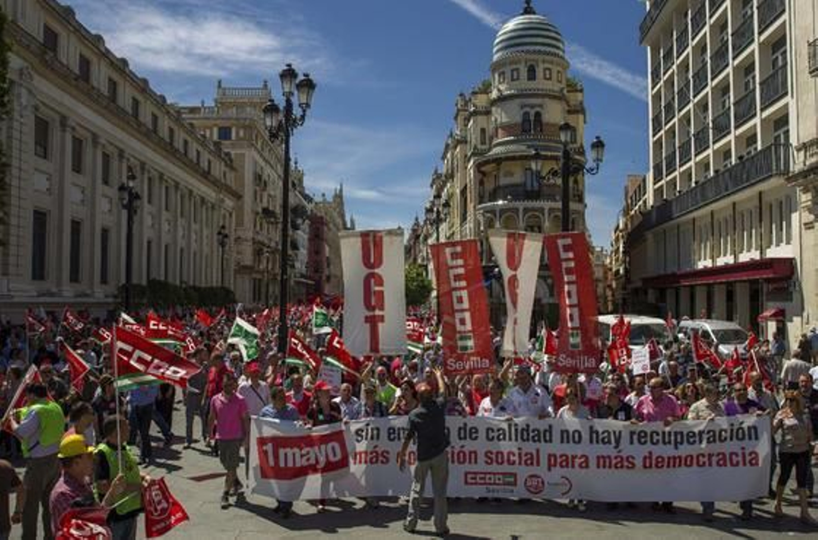 Manifestación del Primero de Mayo en Sevilla.

Foto: EFE