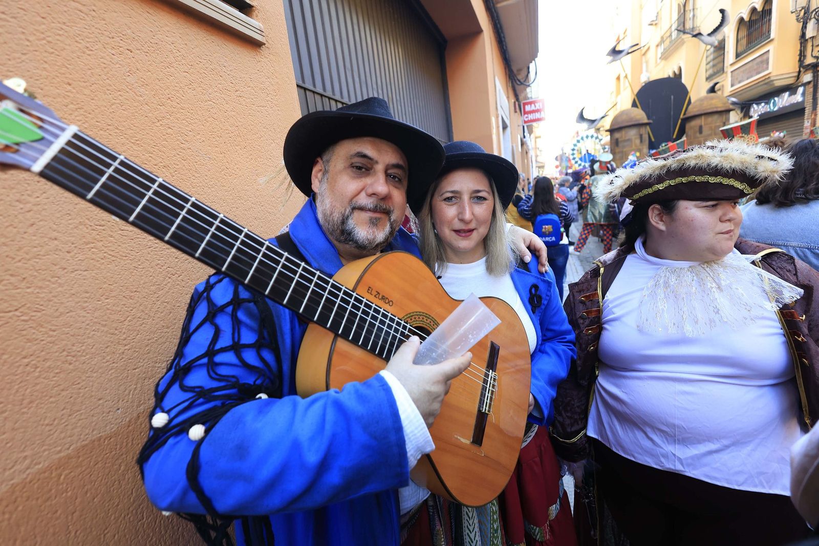 Búscate en las fotos de la cabalgata del Carnaval de La Línea 2026