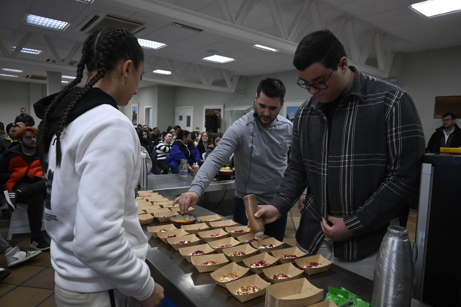 Jornada de cocineros en la Escuela de hostelería Virgen de Belén, en imágenes
