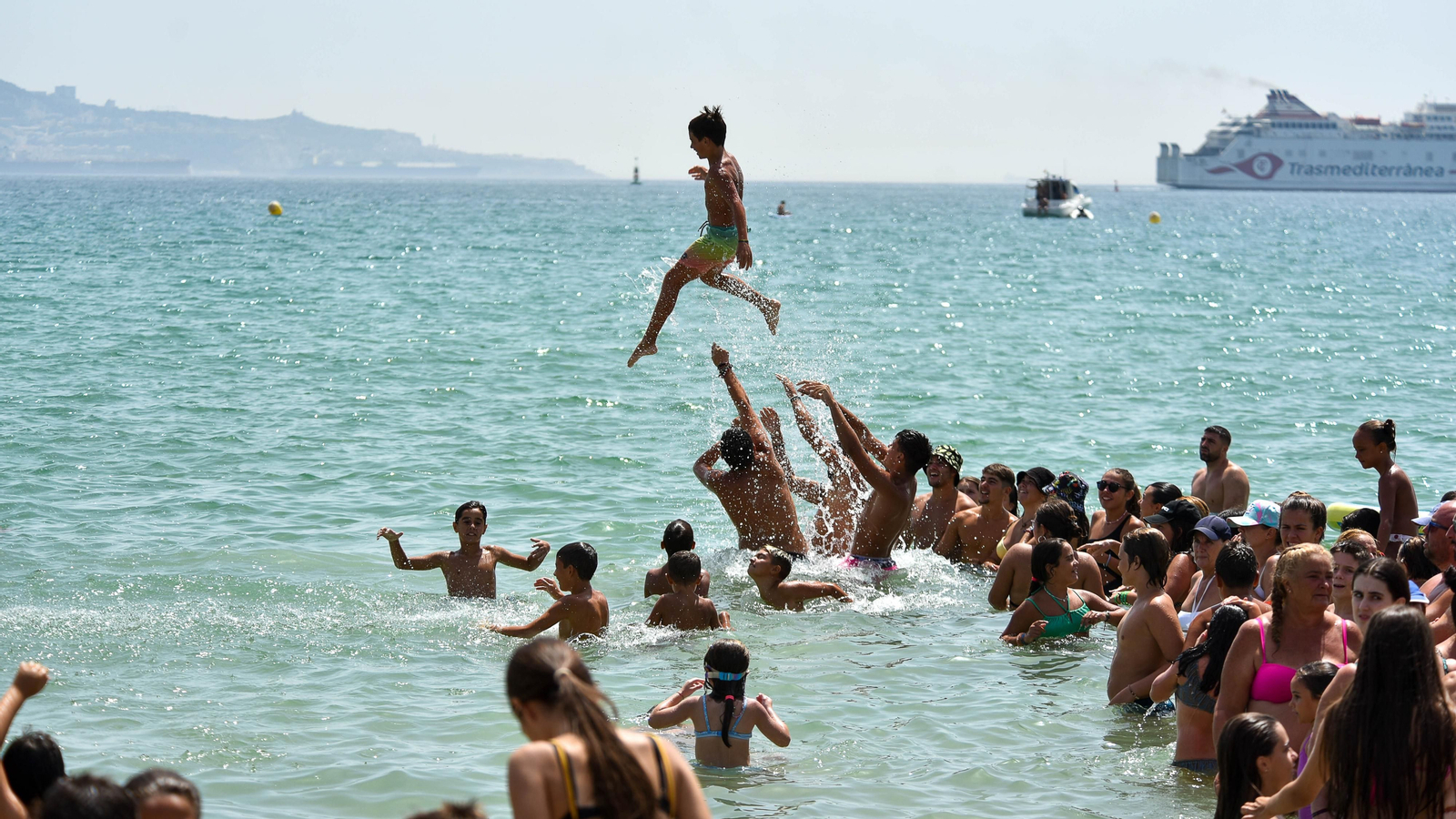 La romería marítima de la Virgen de la Palma en El Rinconcillo, en imágenes