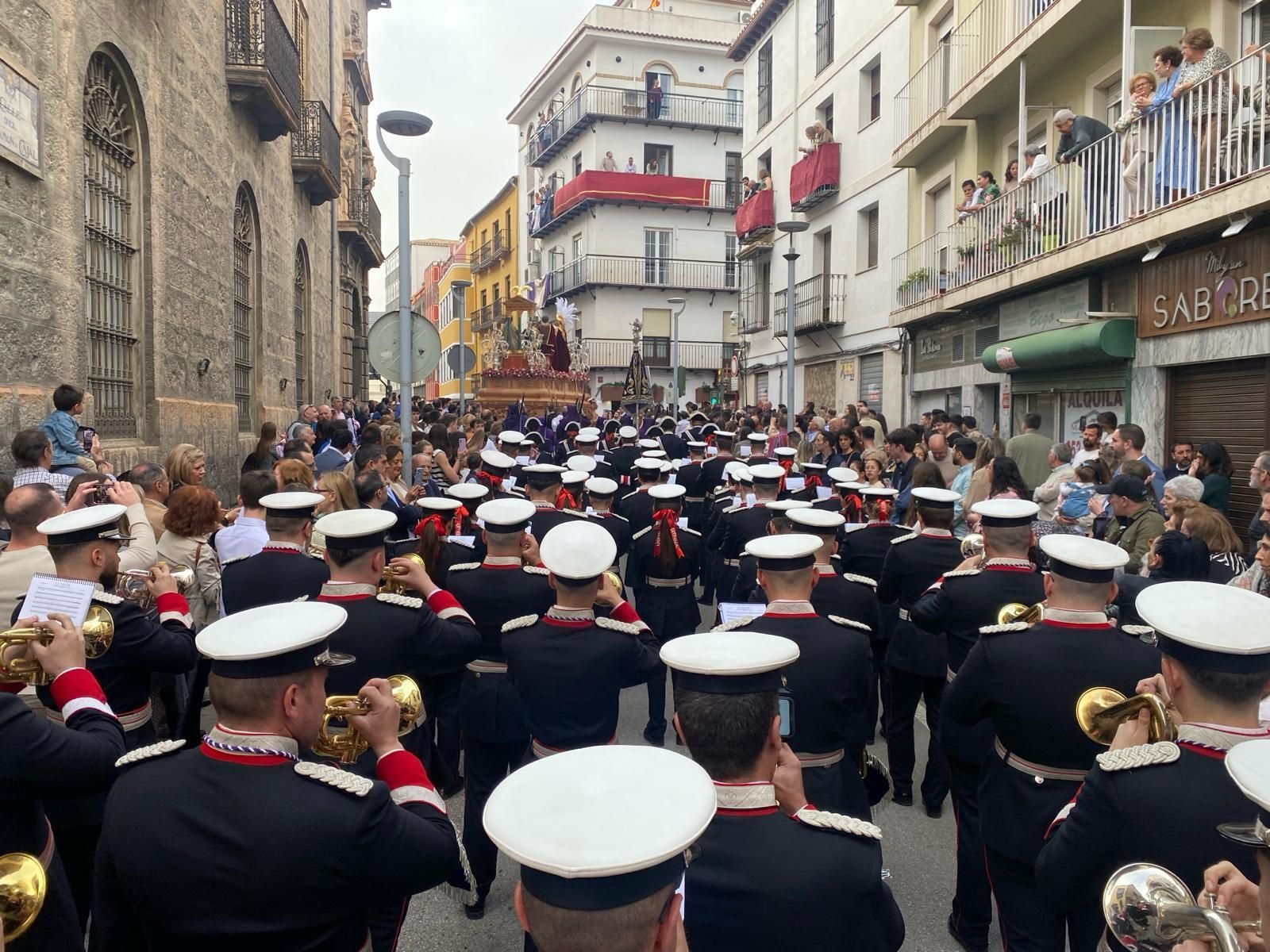 Tarde de Domingo de Ramos con cielos grises