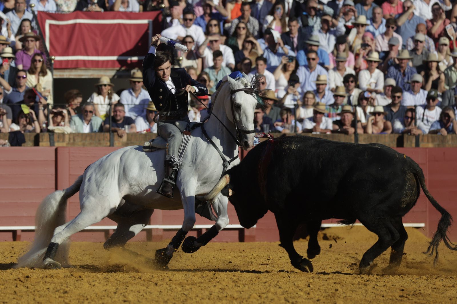 Imágenes de la corrida de rejones en la Maestranza de Sevilla