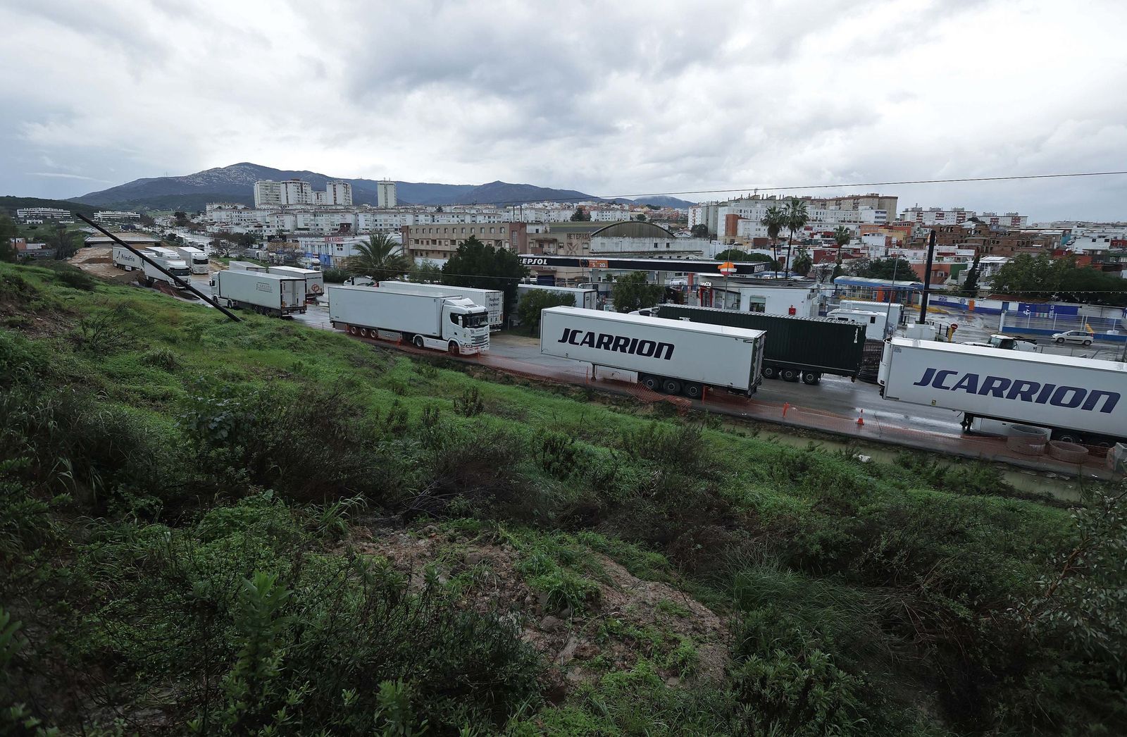 Fotos de los camiones retenidos en Algeciras