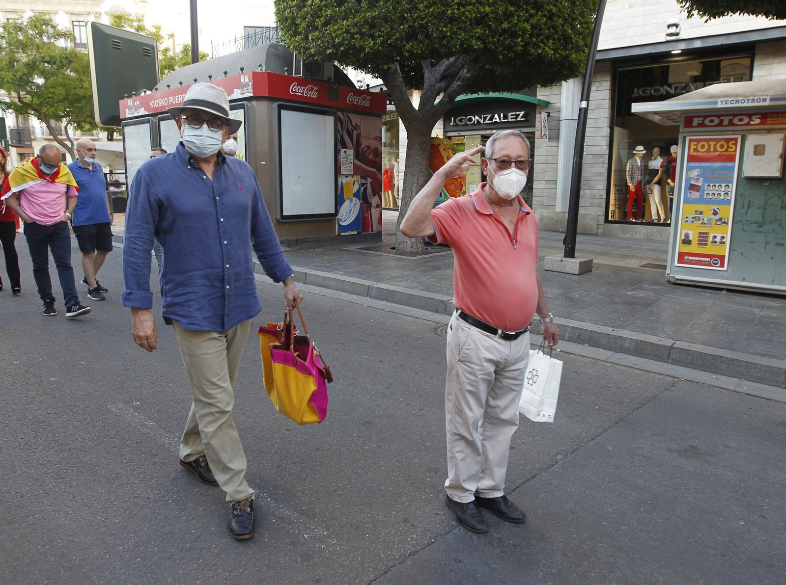 Fotogalería manifestación a favor del mundo del toro. Almería