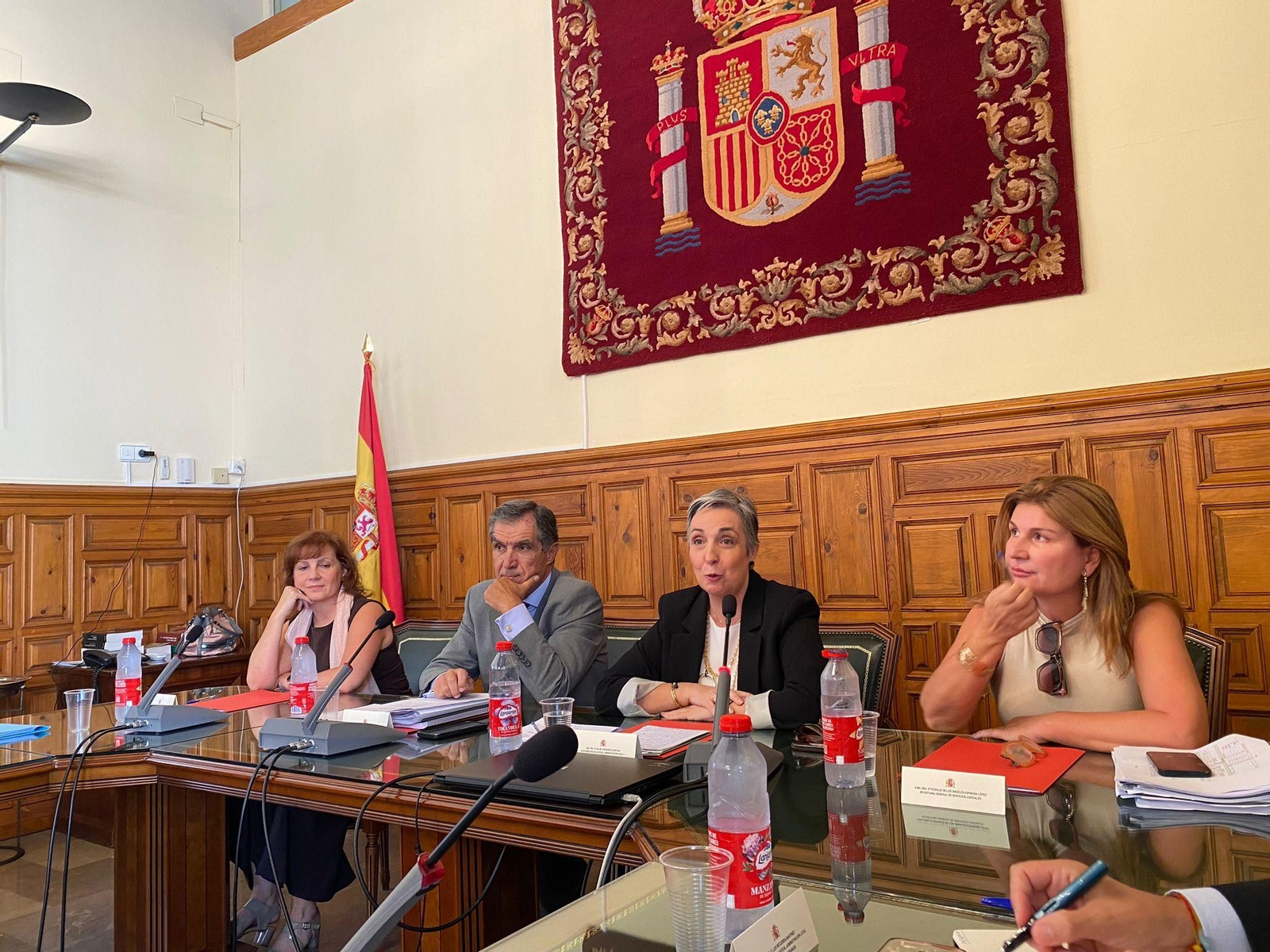 La viceconsejera de Justicia, Ana Corredera, junto al presidente de TSJA, Lorenzo del Río, en la inauguración de las jornadas.
