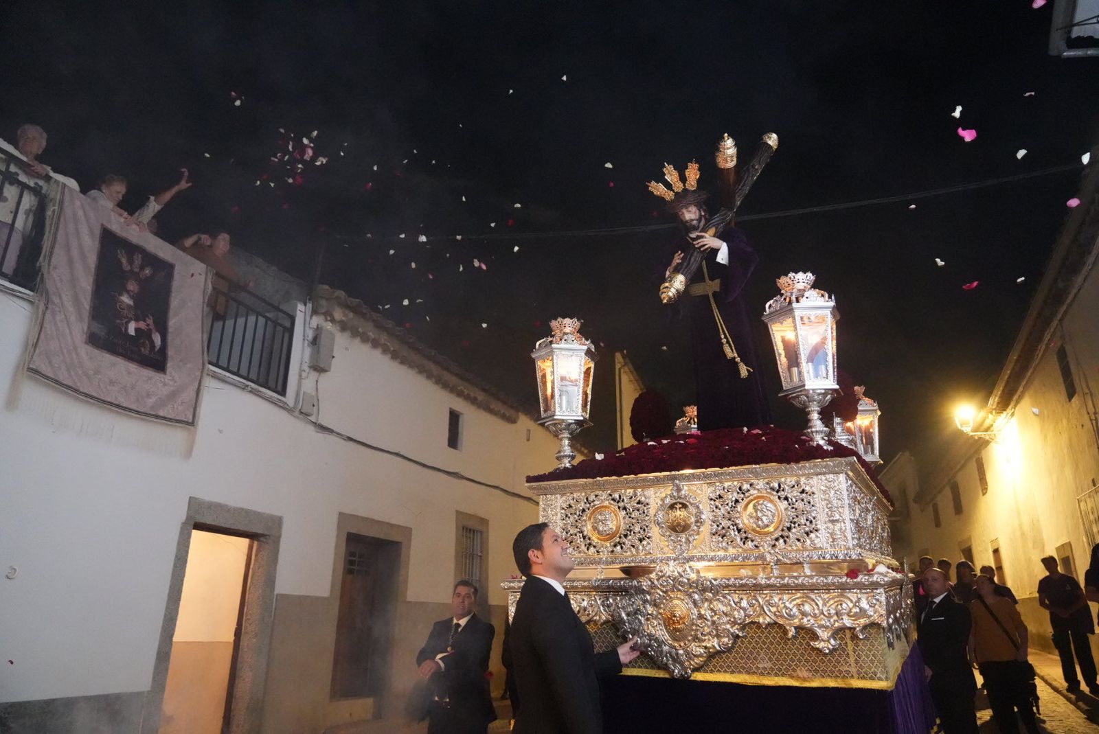Dos Torres: La procesión especial por los 250 años de la Hermandad de Jesús Nazareno, en imágenes