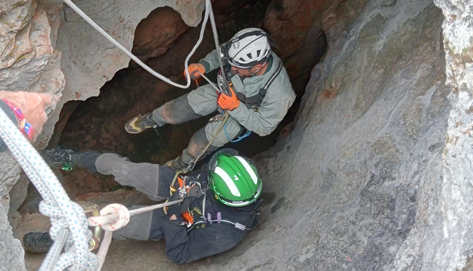 La delicada operación para desactivar una bomba de la Guerra Civil en una cueva de Granada