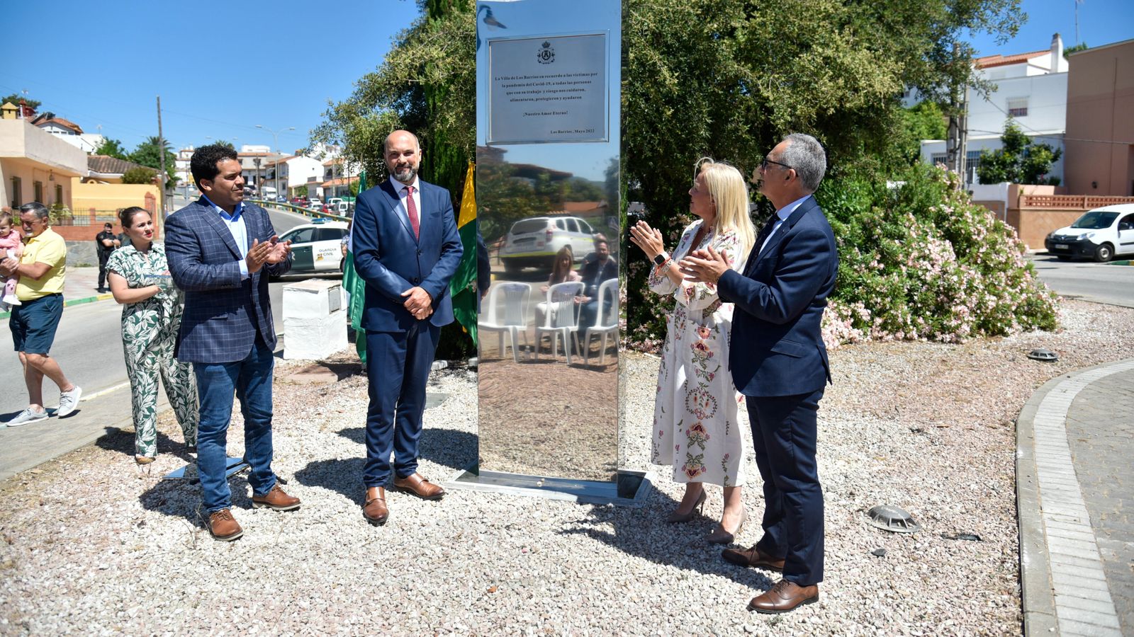 Fotos del homenaje en Los Barrios en recuerdo a las víctimas de la Covid-19