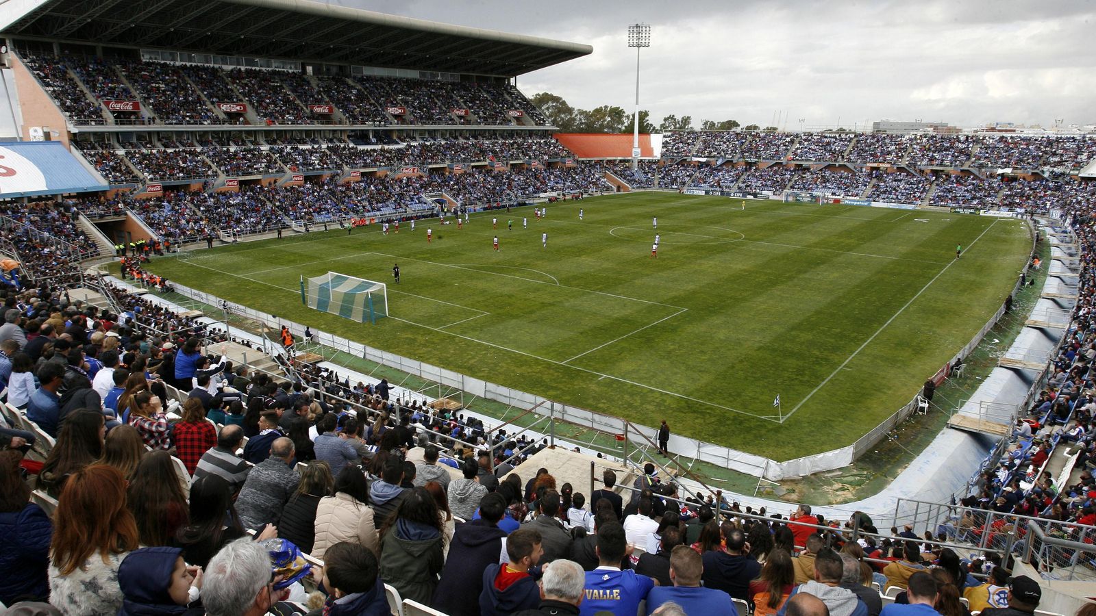 Lleno en el Nuevo Colombino para el 'último partido de su historia'.