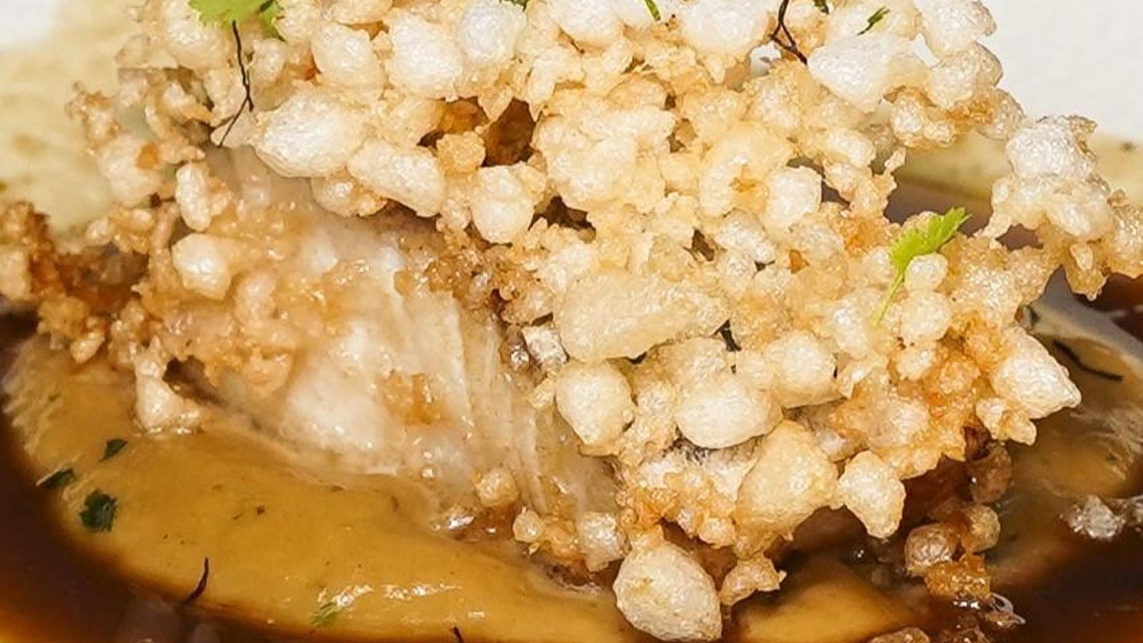 La Pasajera Corval, pimienta verde y jugo de cebolla tostada