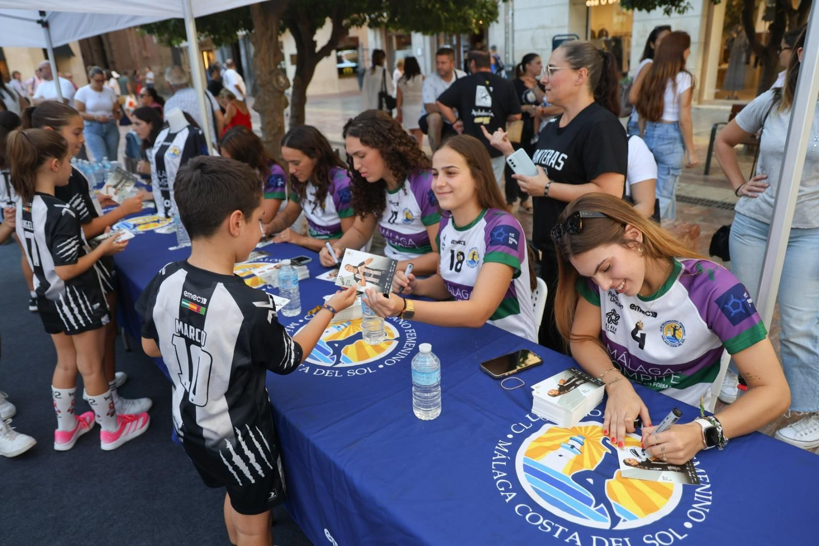 El Costa del Sol Málaga conquista la Plaza de la Constitución