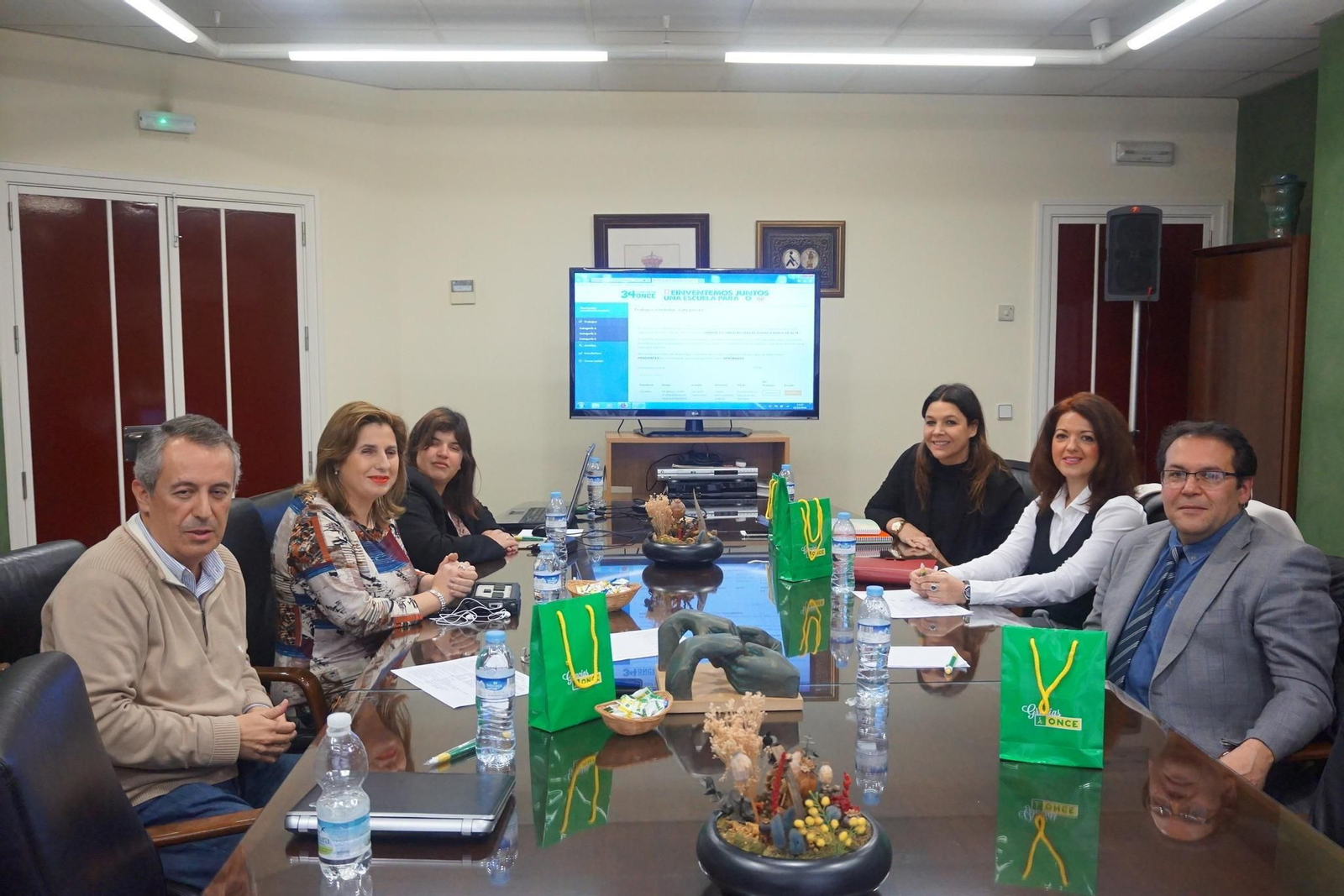 Reunión del jurado que ha analizado los trabajos propuestas.
