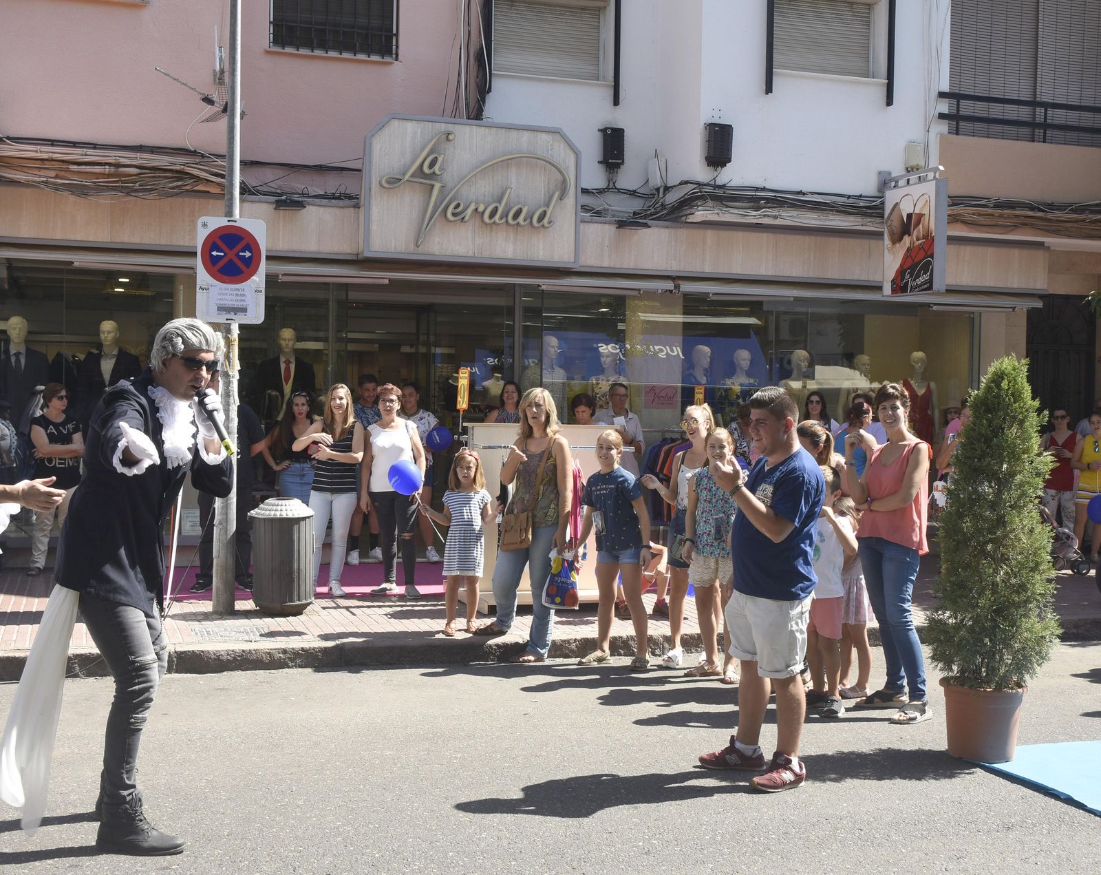 Actuación de Calle Alegría en la avenida de la Viñuela.