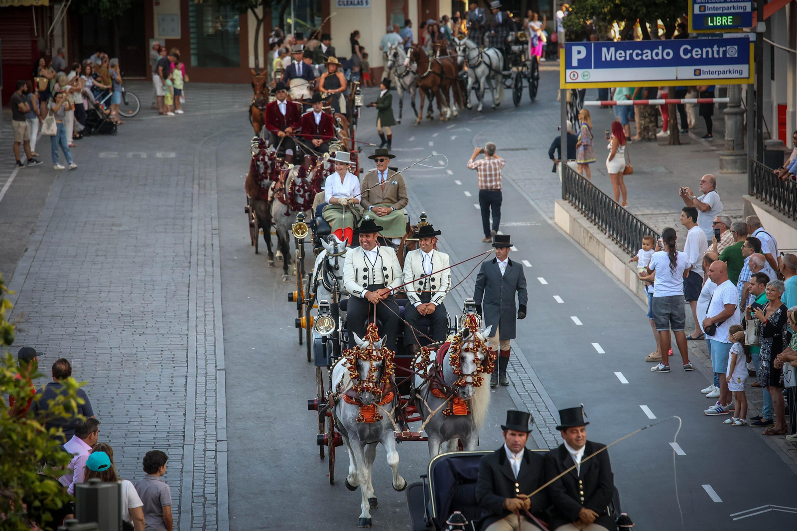 Búscate en la Parada Hípica por el 50 aniversario de Real Escuela en Jerez
