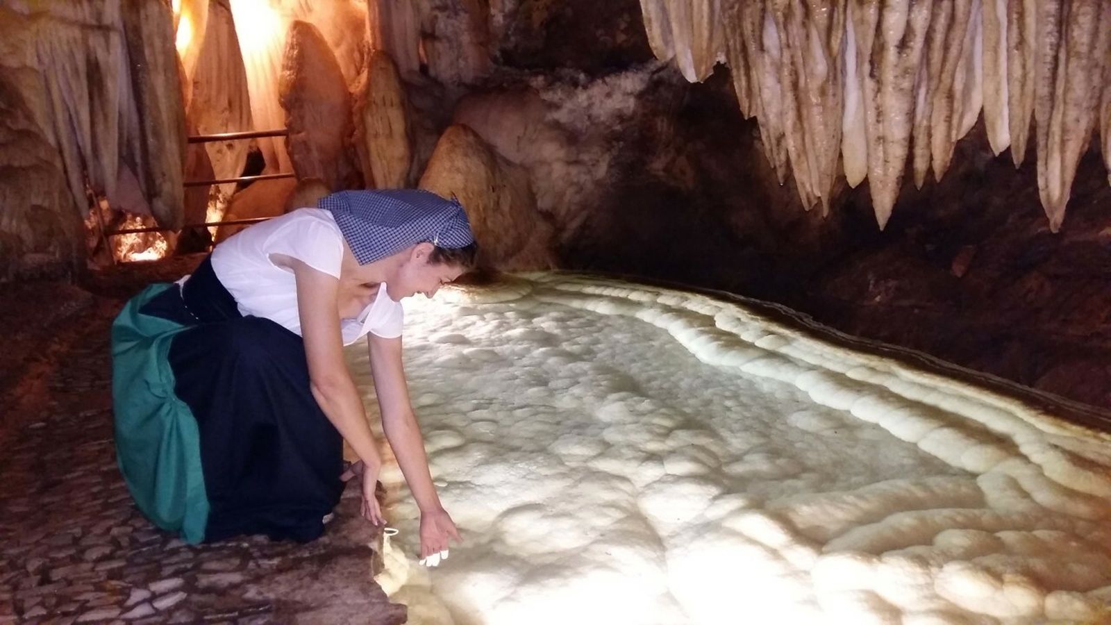 Teatralización de La Julianita, personaje leyenda vinculada a la Gruta de las Maravillas.