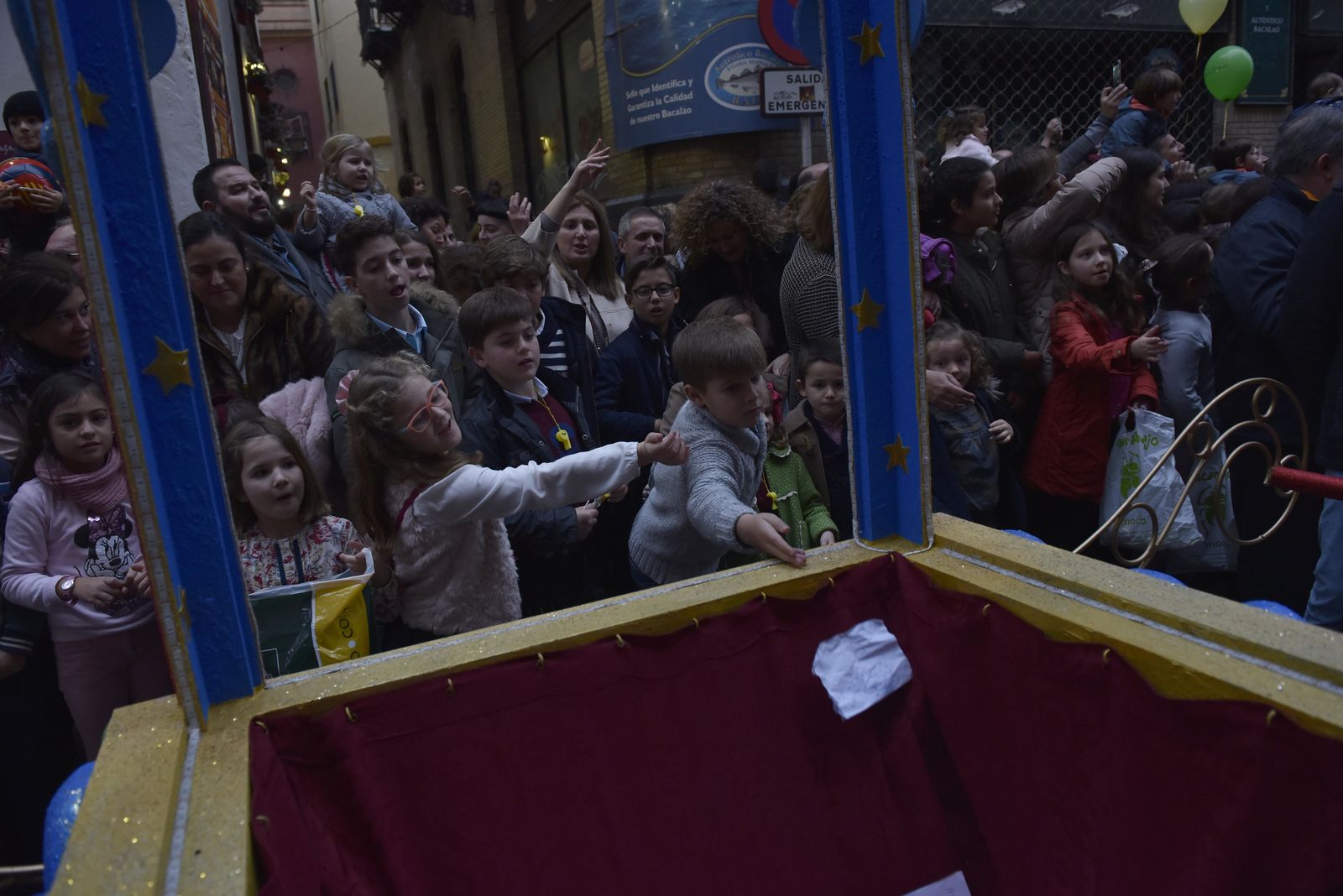 El Heraldo Real recorre las calles del centro