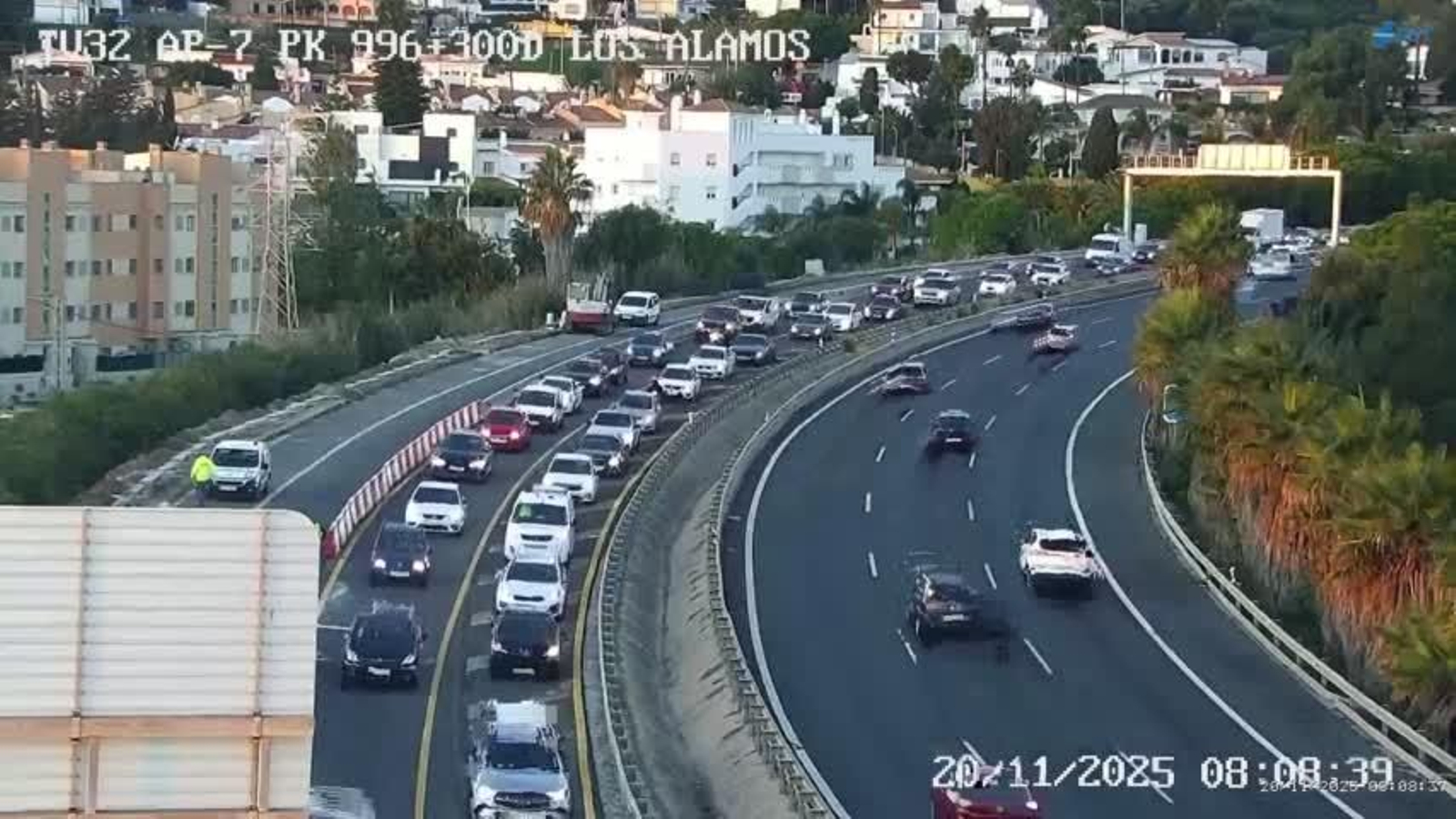 Retenciones en la AP-7 en Los Álamos, en Torremolinos.