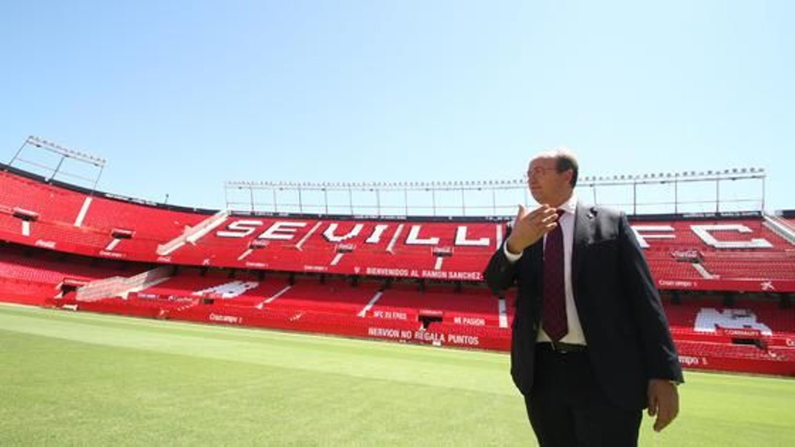 José Castro presenta la nueva grada del Sánchez-Pizjuán

Foto: Belén Vargas
