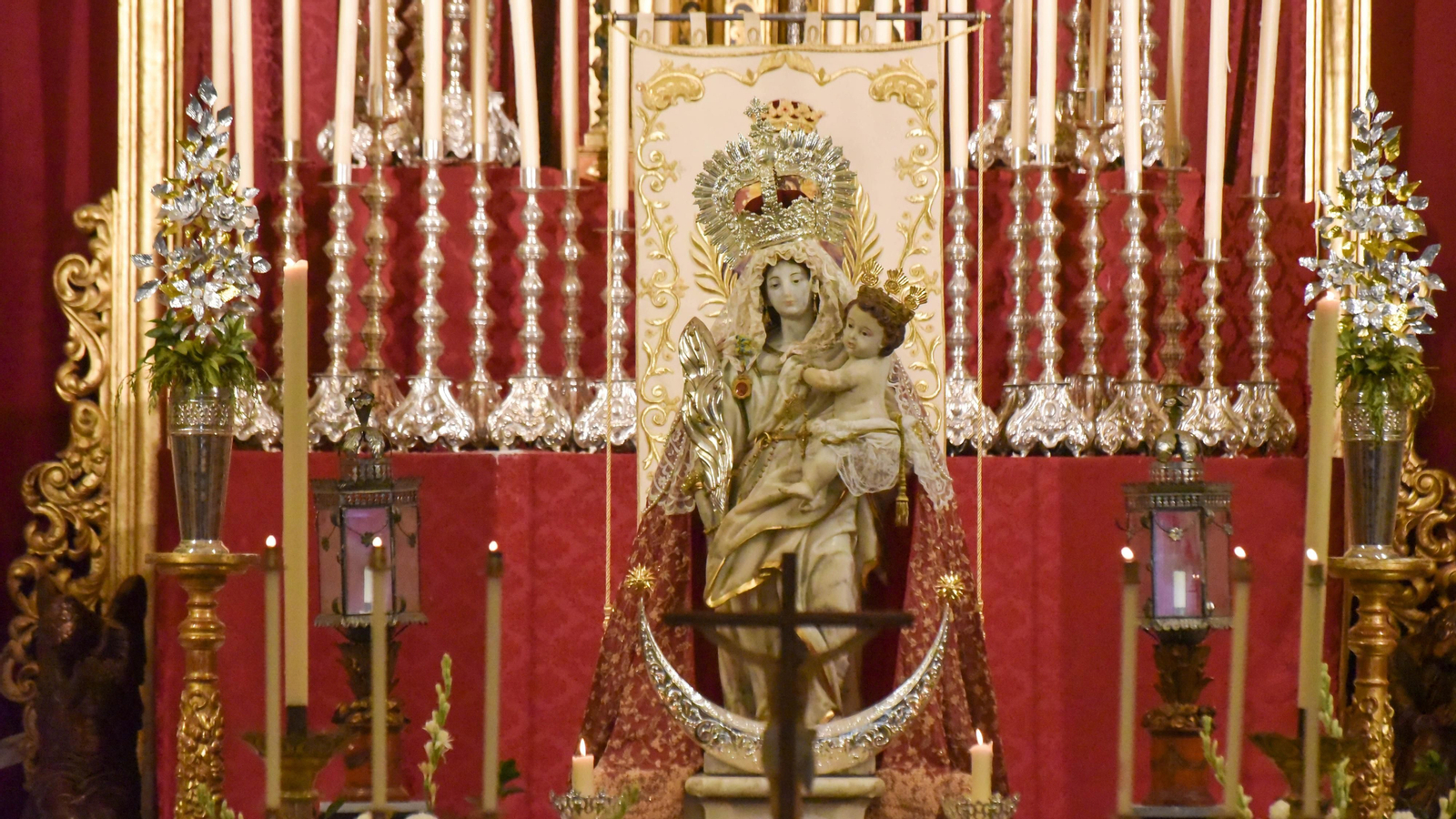 Las fotos de la perigrinacion religiosa  Madre Ven en la Iglesia de La Palma