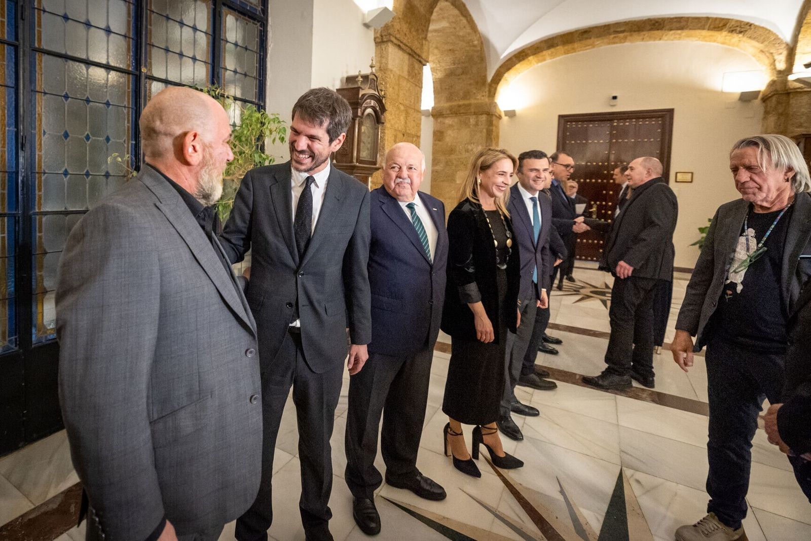 El ministro Urtasun, de anfitrión en la cena previa a la entrega de las Medallas a las Bellas Artes.