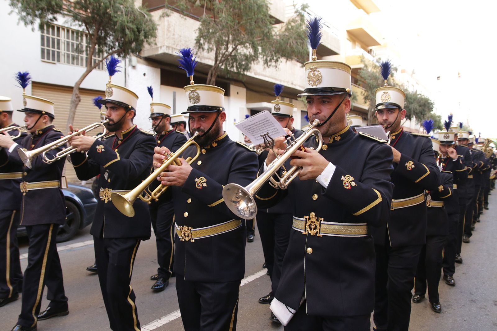 Imágenes de La Magna por las calles de Almería