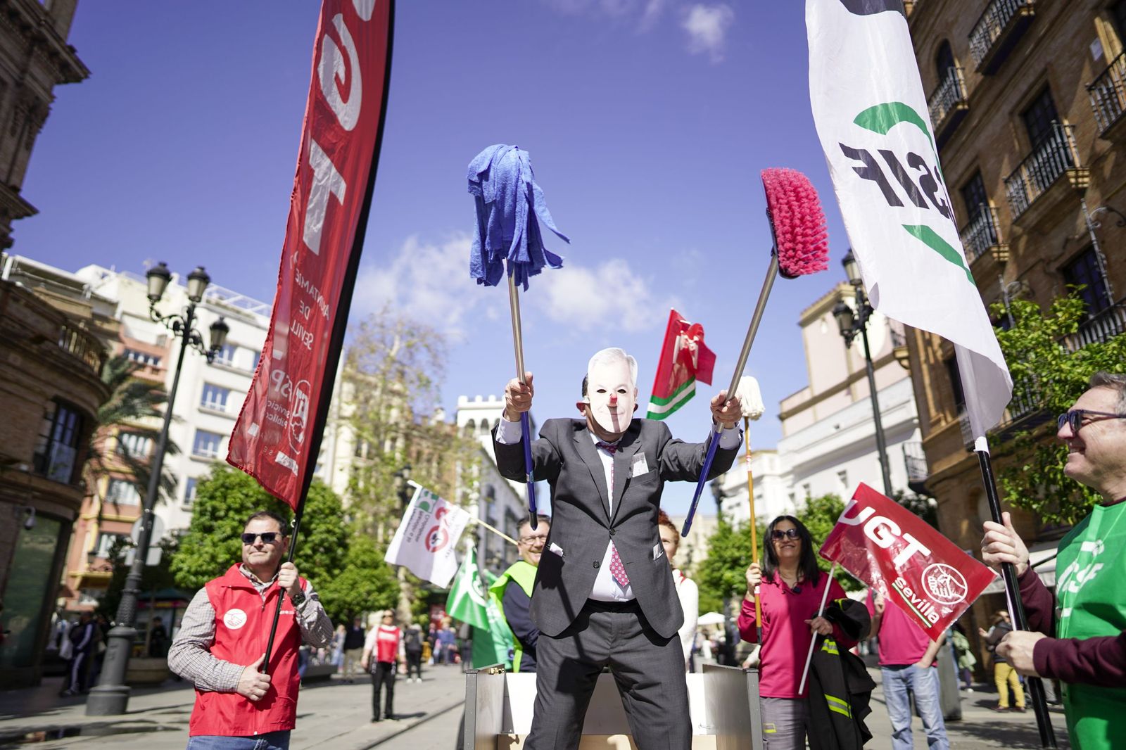 La manifestación de empleados municipales, en imágenes