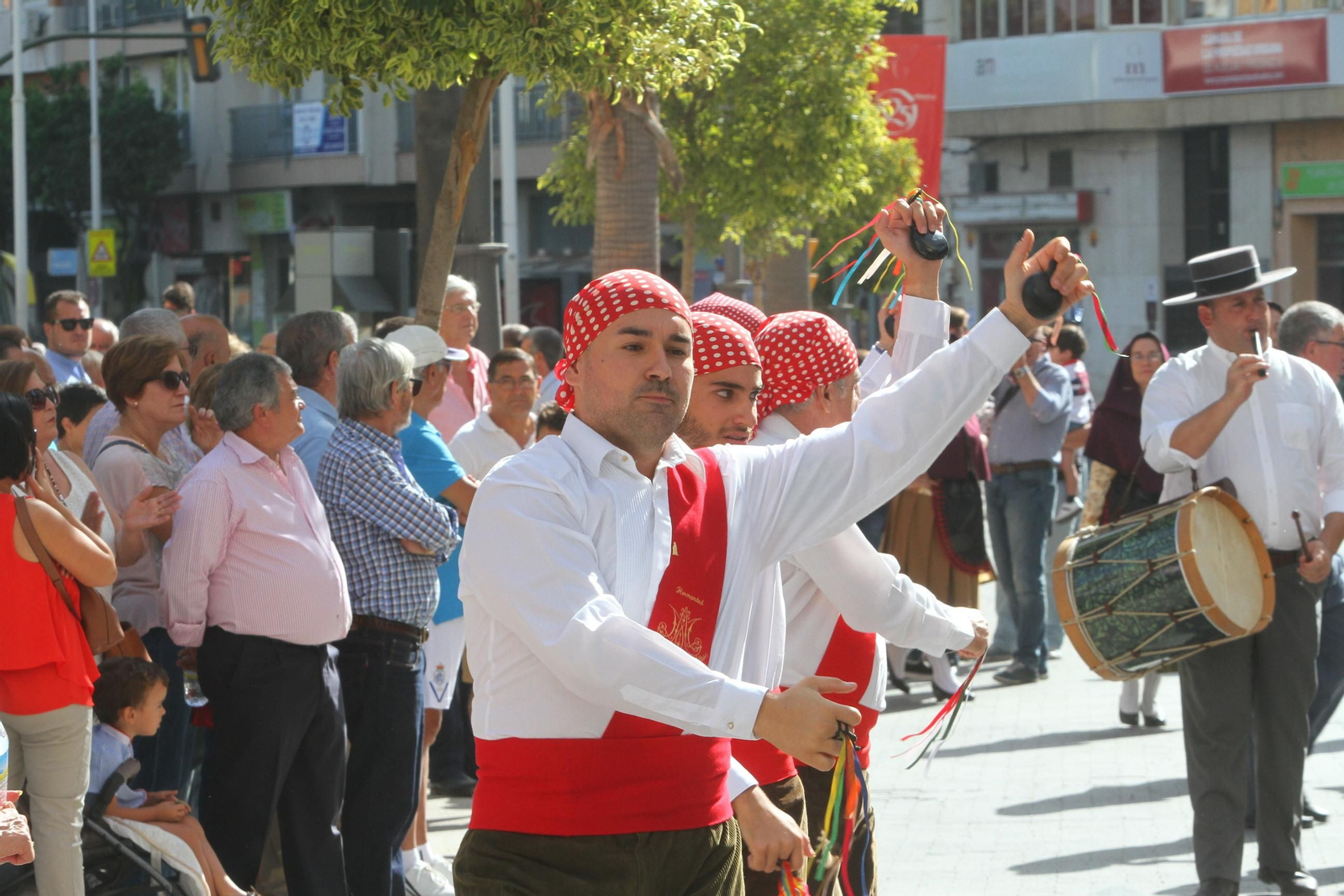 Imágenes del desfile Iberoamericano de bailes.