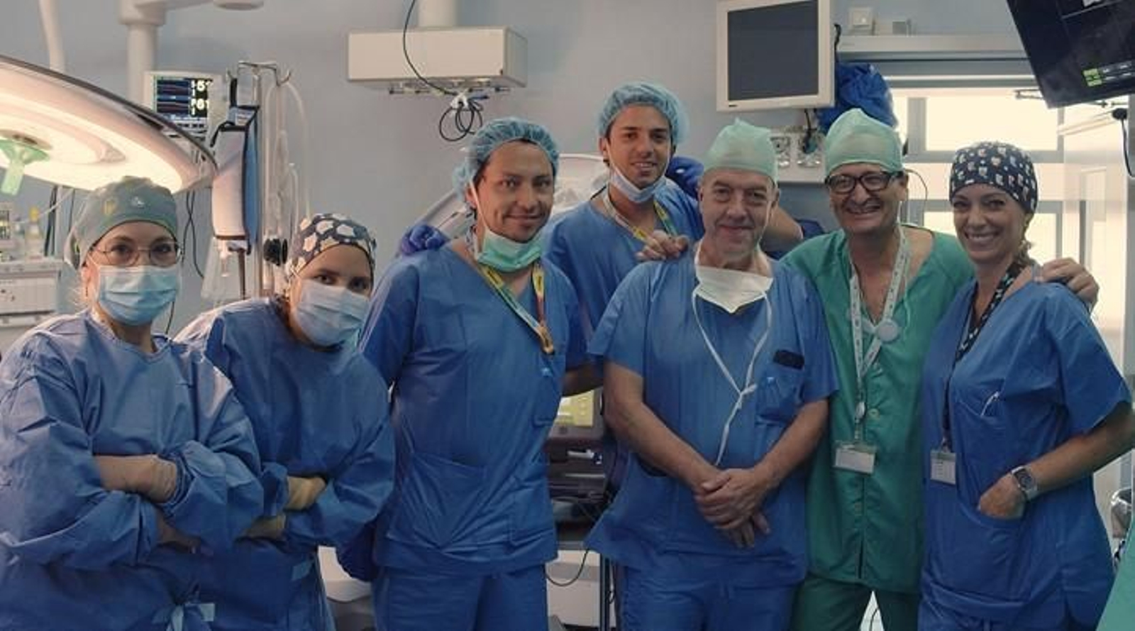 Equipo del Hospital Reina Sofía que ha llevado a cabo la implantación del dispositivo.