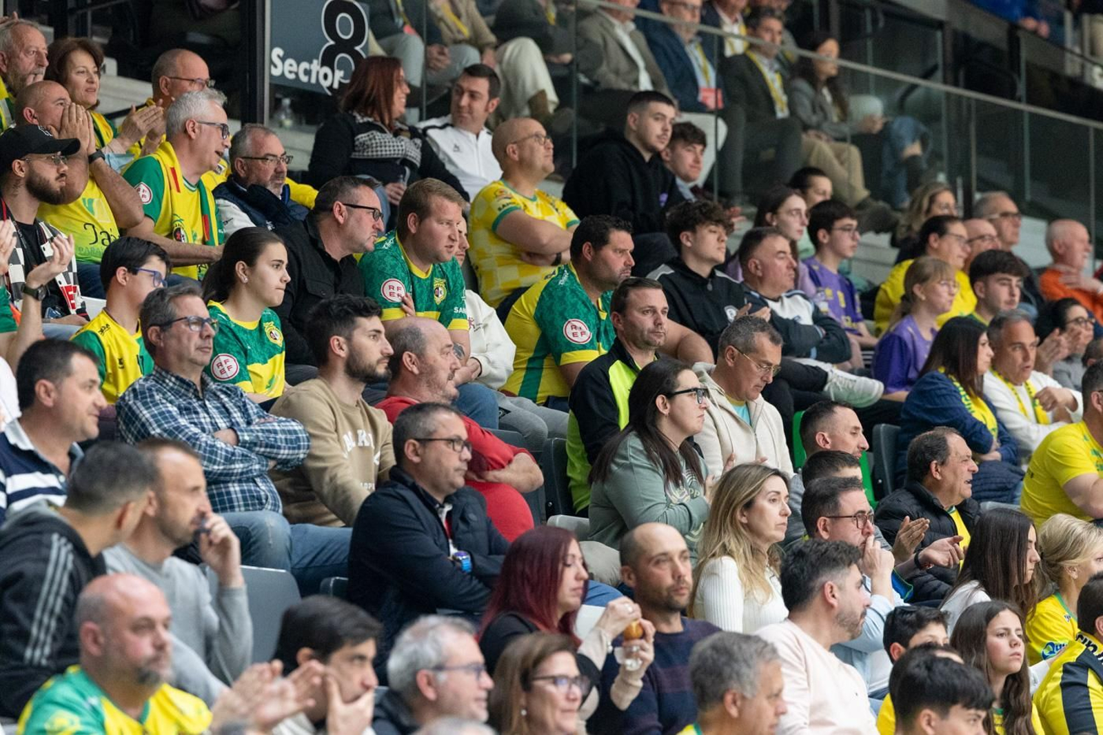 En imágenes: la afición y mejores jugadas del Jaén FS - Jimbee Cartagena