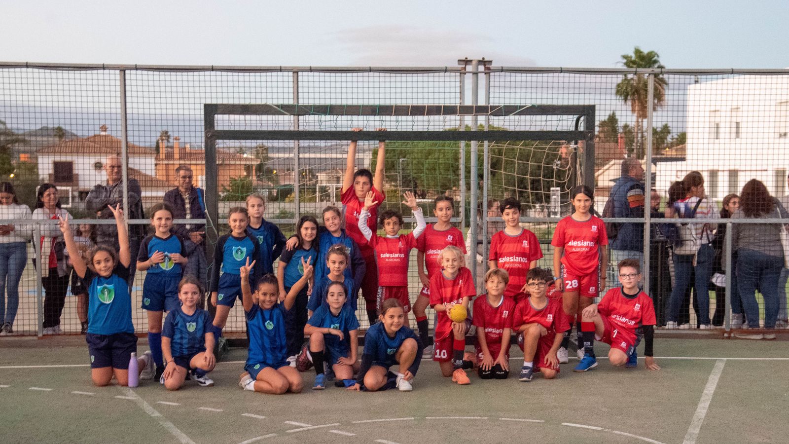 La fotos de los Juegos Municipales de Balonmano en el colegio Los Pinos