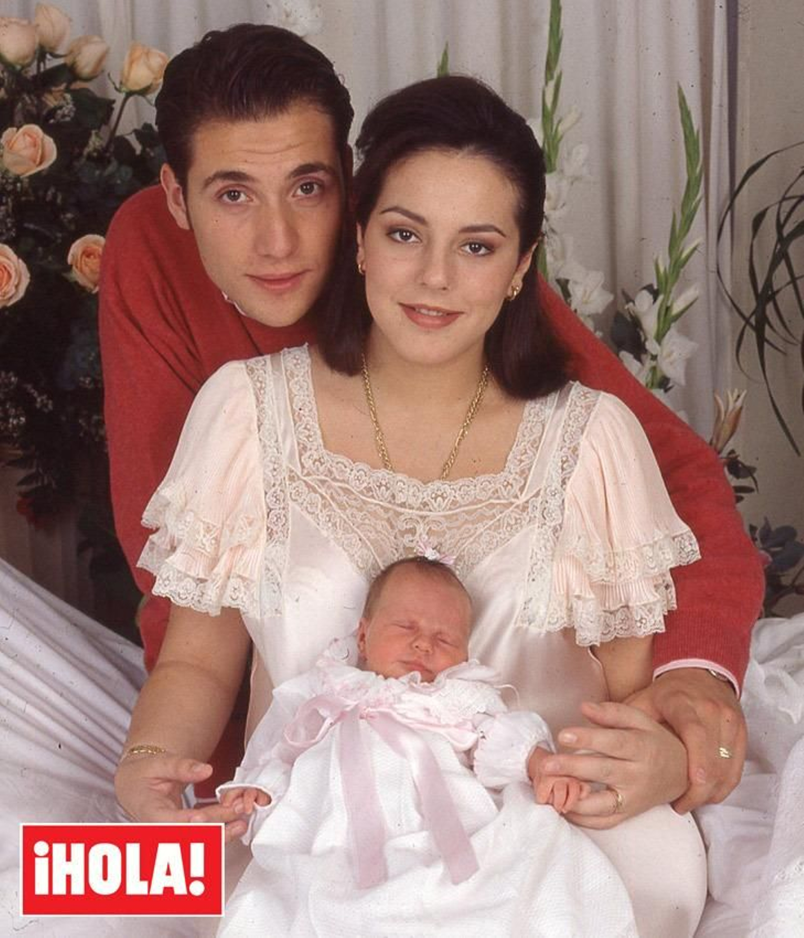 Rocío y Antonio David con su primera hija recién nacida, Rocío.