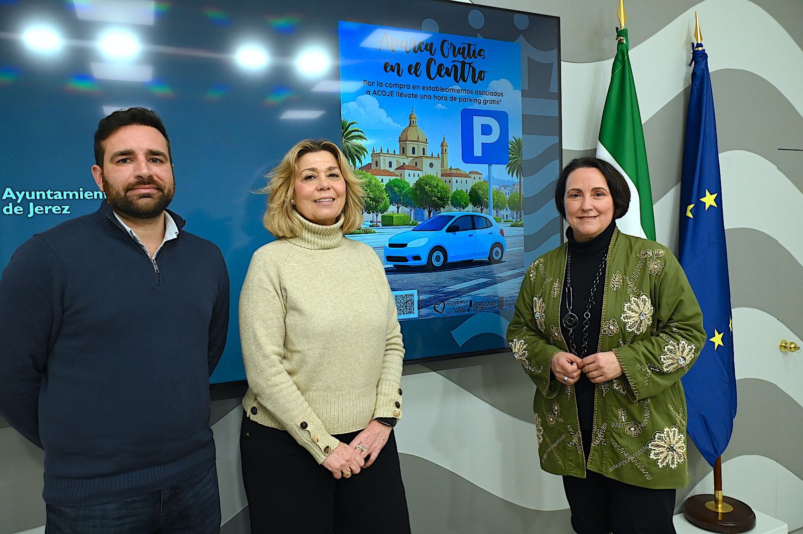 Nela García, con Ana María Pérez y Alberto de la Villa en la presentación de la campaña.