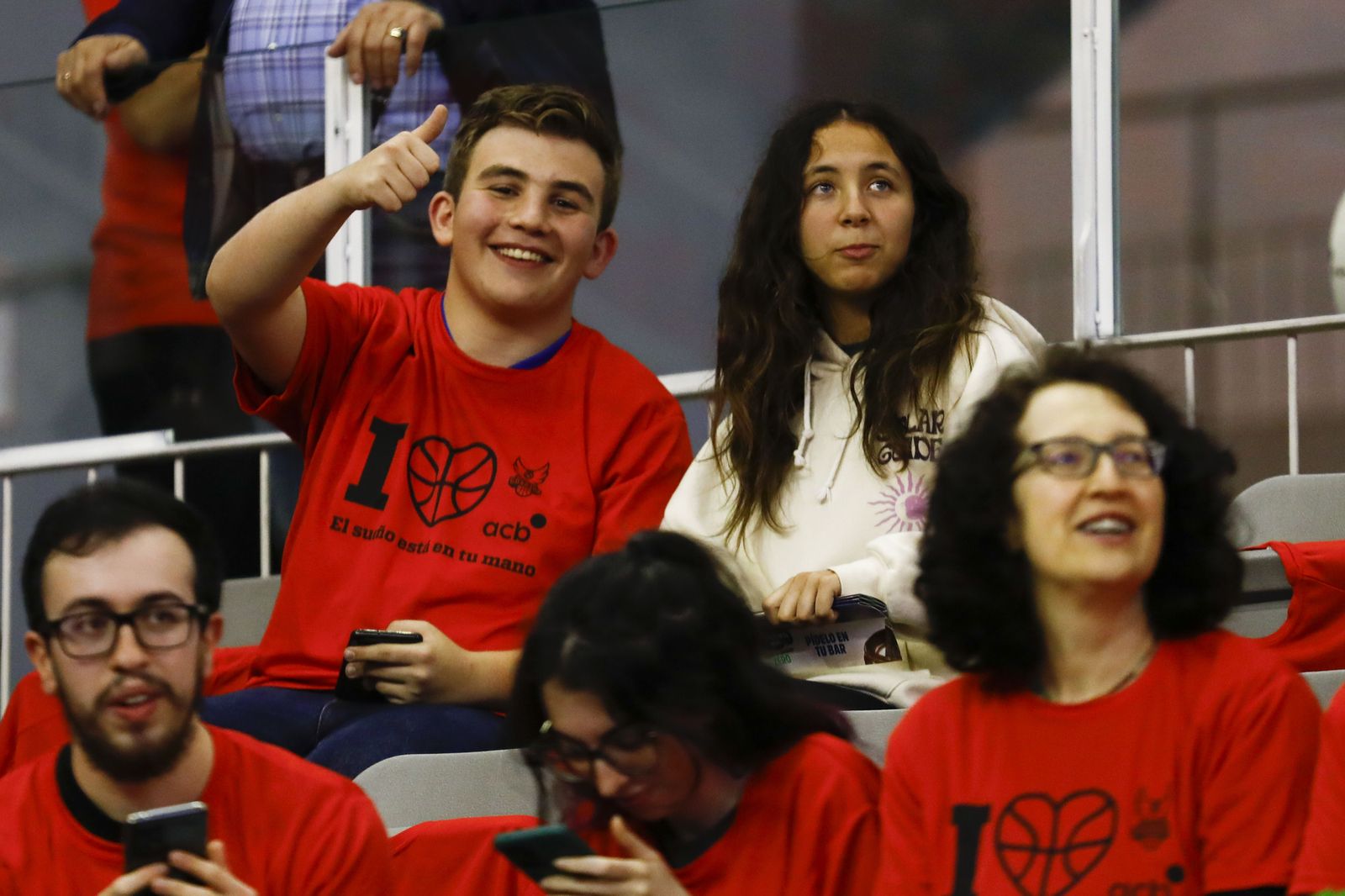Encuéntrate en la grada en el Covirán Granada - Joventut Badalona