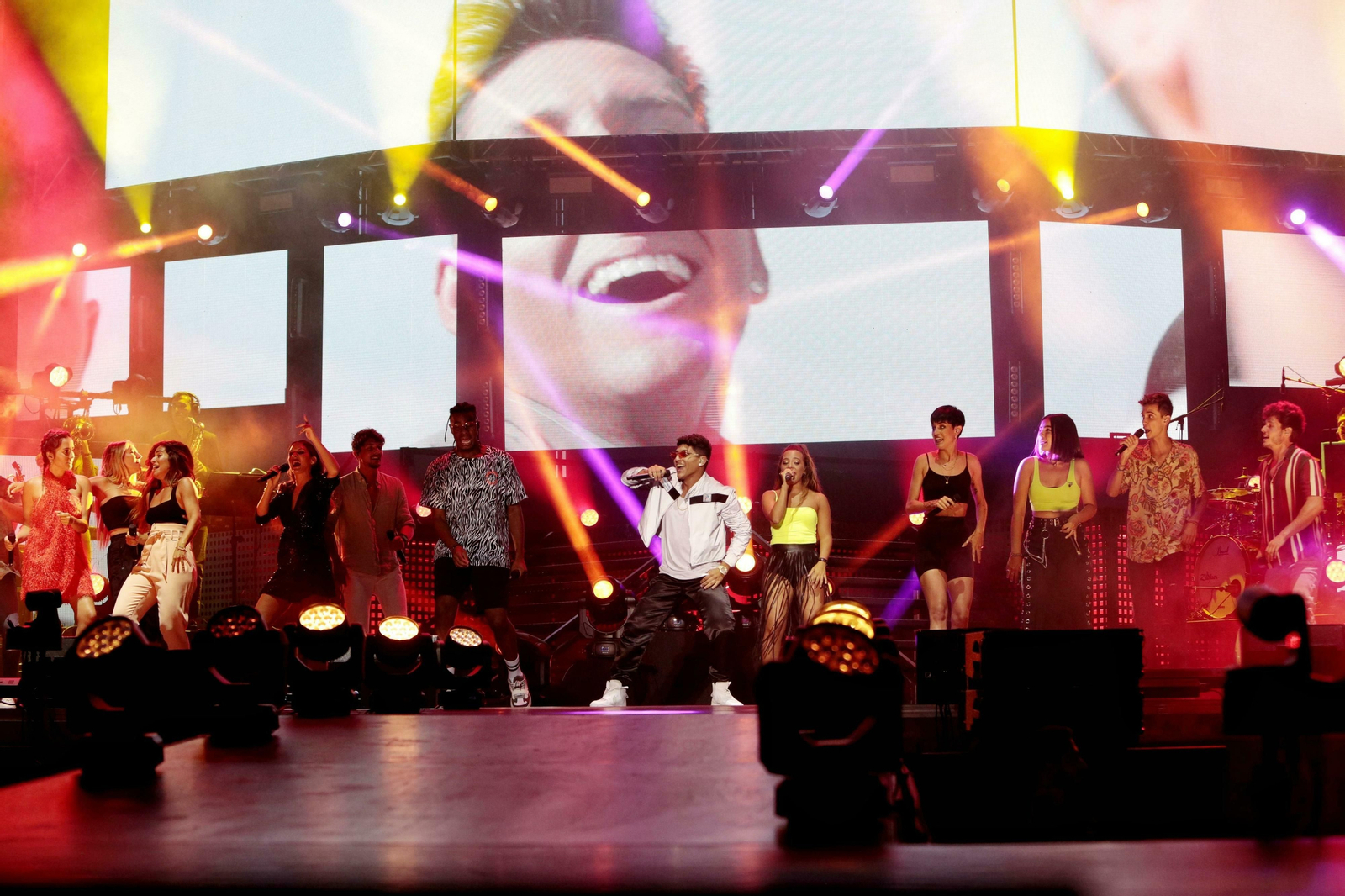 Los concursantes de Operación Triunfo 2018 durante su actuación en Cádiz