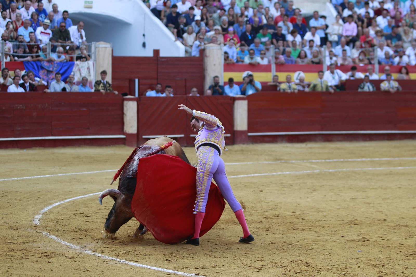 La despedida del torero Enrique Ponce de la Feria de Almería 2024, en imágenes