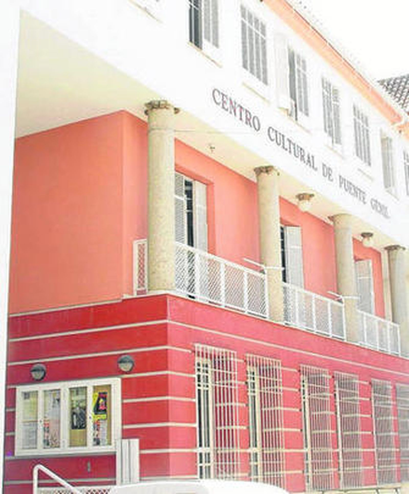 Fachada de la Casa de la Cultura Manuel Baena Jiménez.