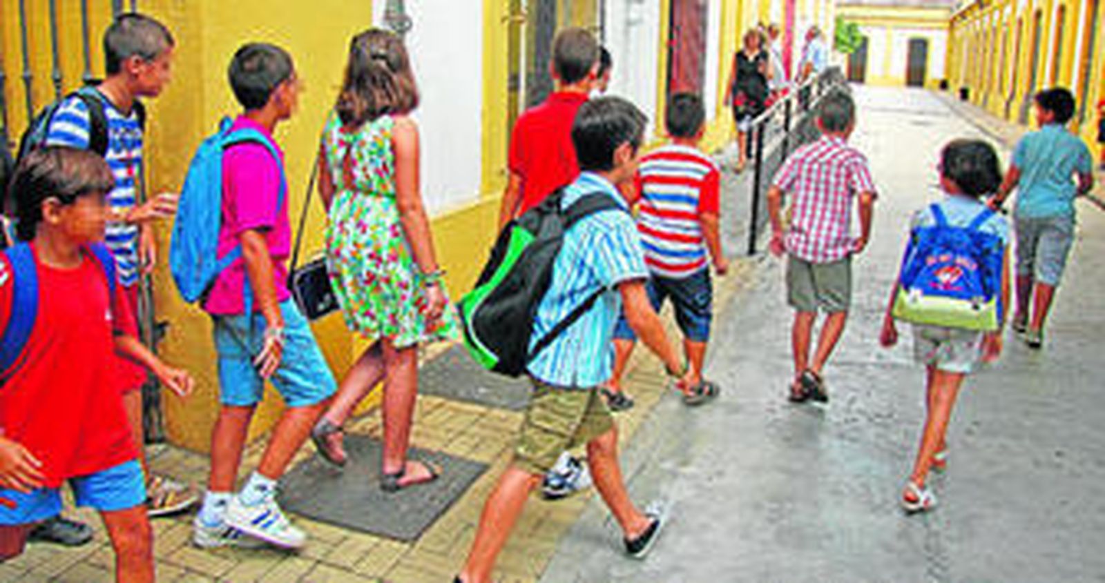 Primer día de clase de los niños de Primaria del Colegio Borbolla, en el sevillano barrio del Porvenir.