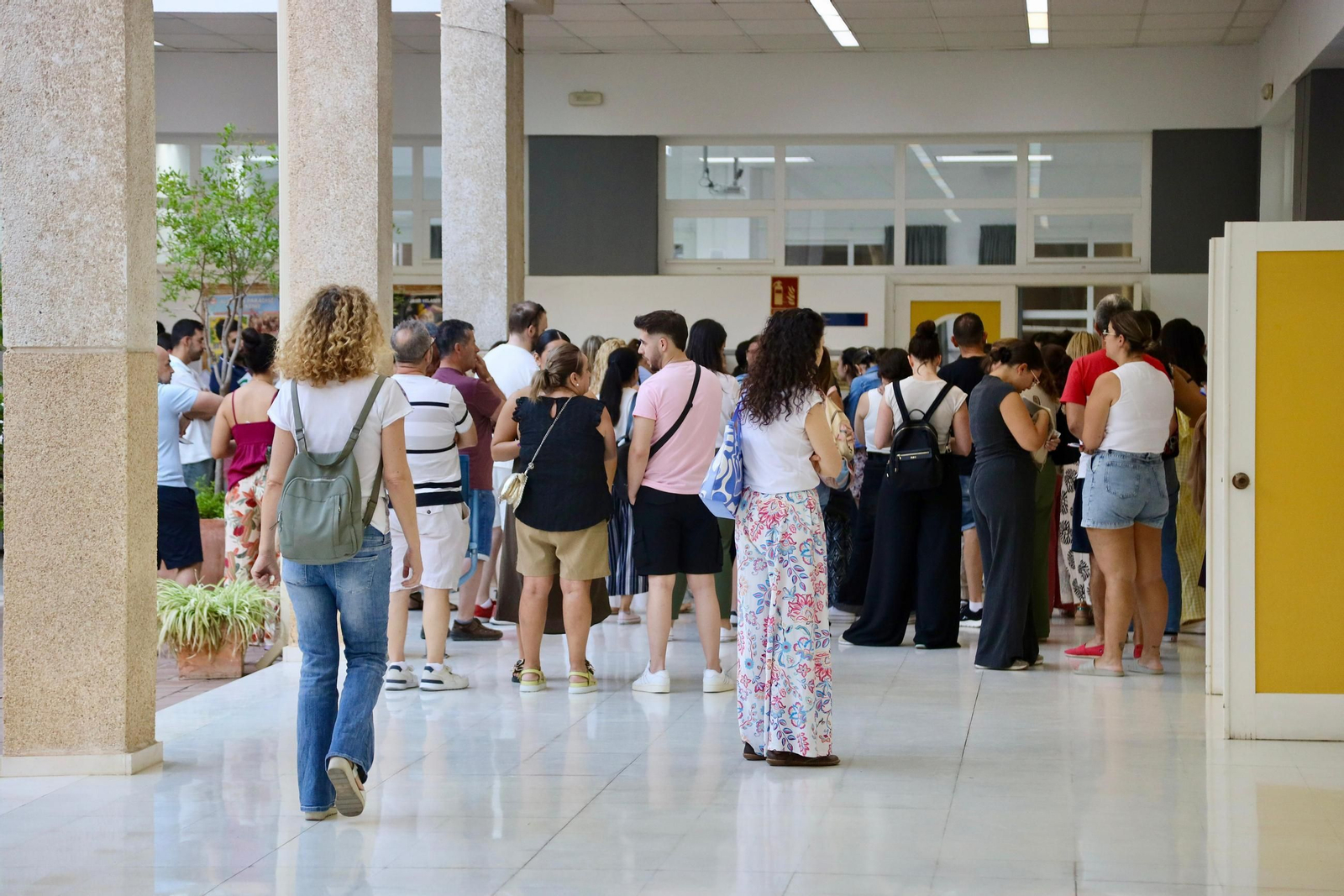 Las oposiciones docentes en Málaga, en fotos