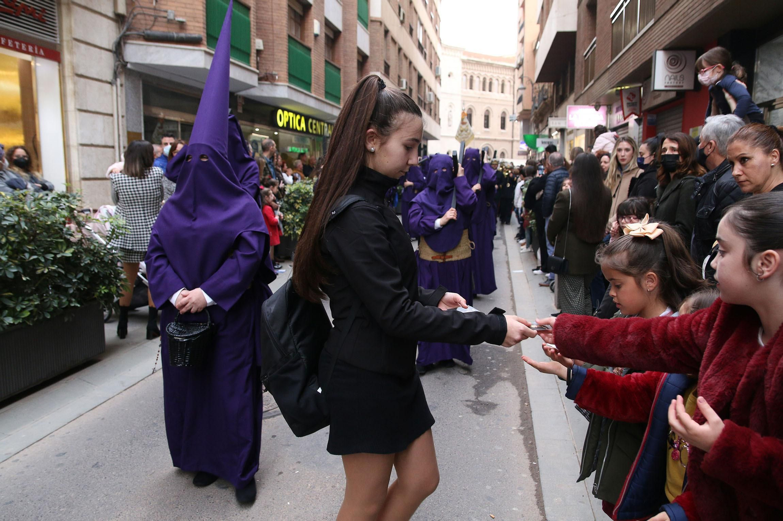 La procesión de las Angustias de Almería, en imágenes