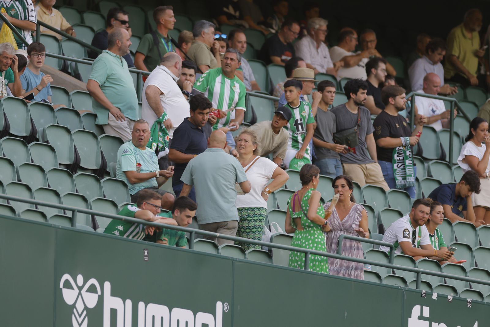 Búscate en las fotos del Betis-Atlético de Madrid