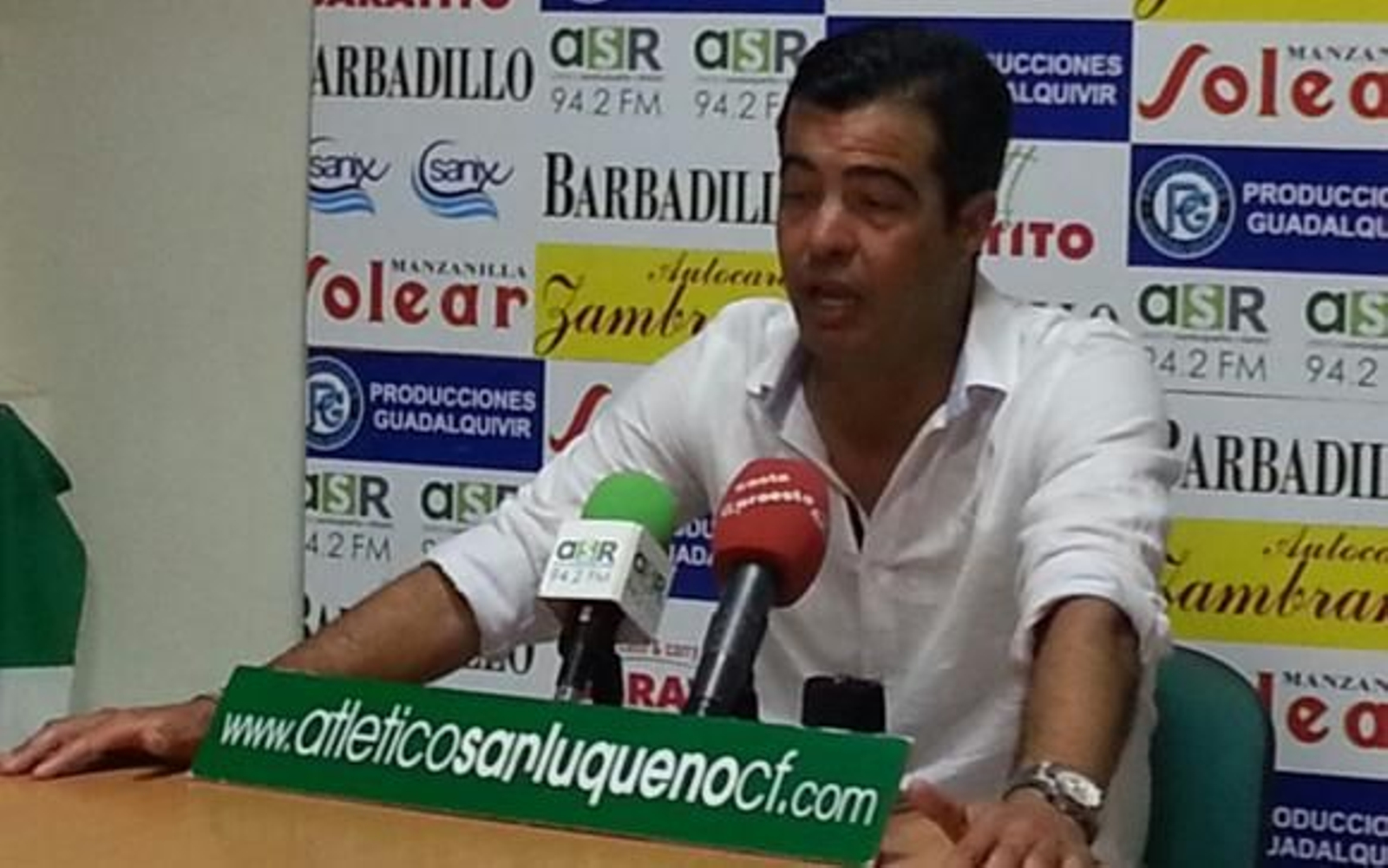 José Herrera, técnico del Sanluqueño, atiende a la prensa este domingo. /P.I.