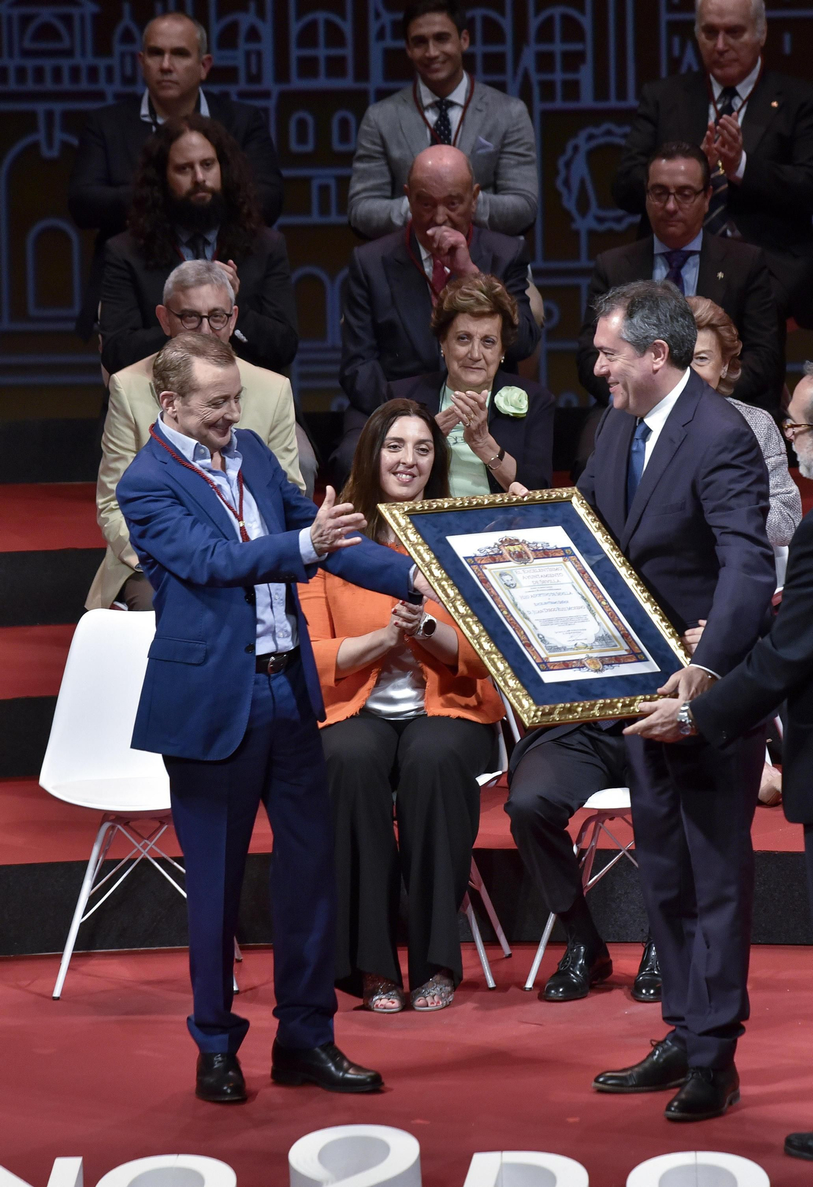 Las imágenes de la entrega de las Medallas de la Ciudad de Sevilla