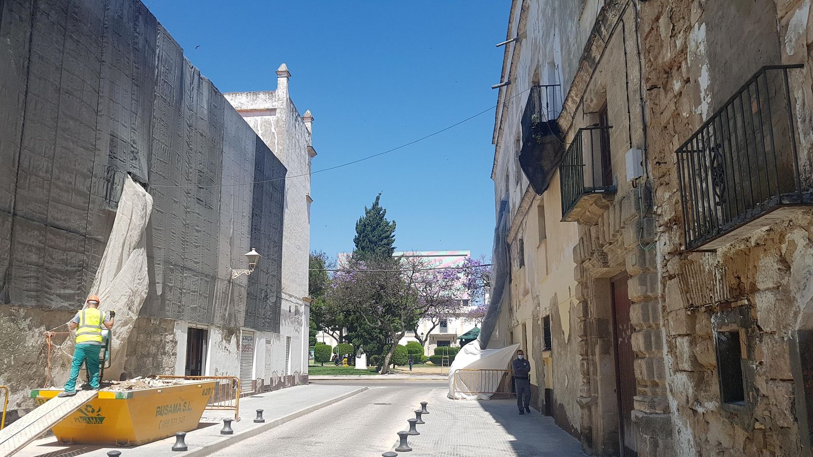 Las obras de rehabilitación estructural se están realizando en ambos edificios a la vez.