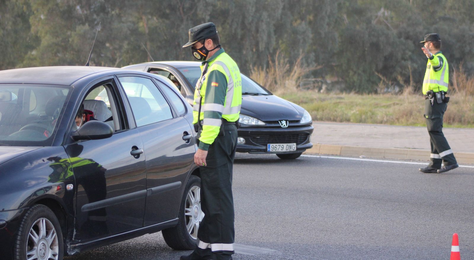 Un control de la Guardia Civil para evitar desplazamientos prohibidos.