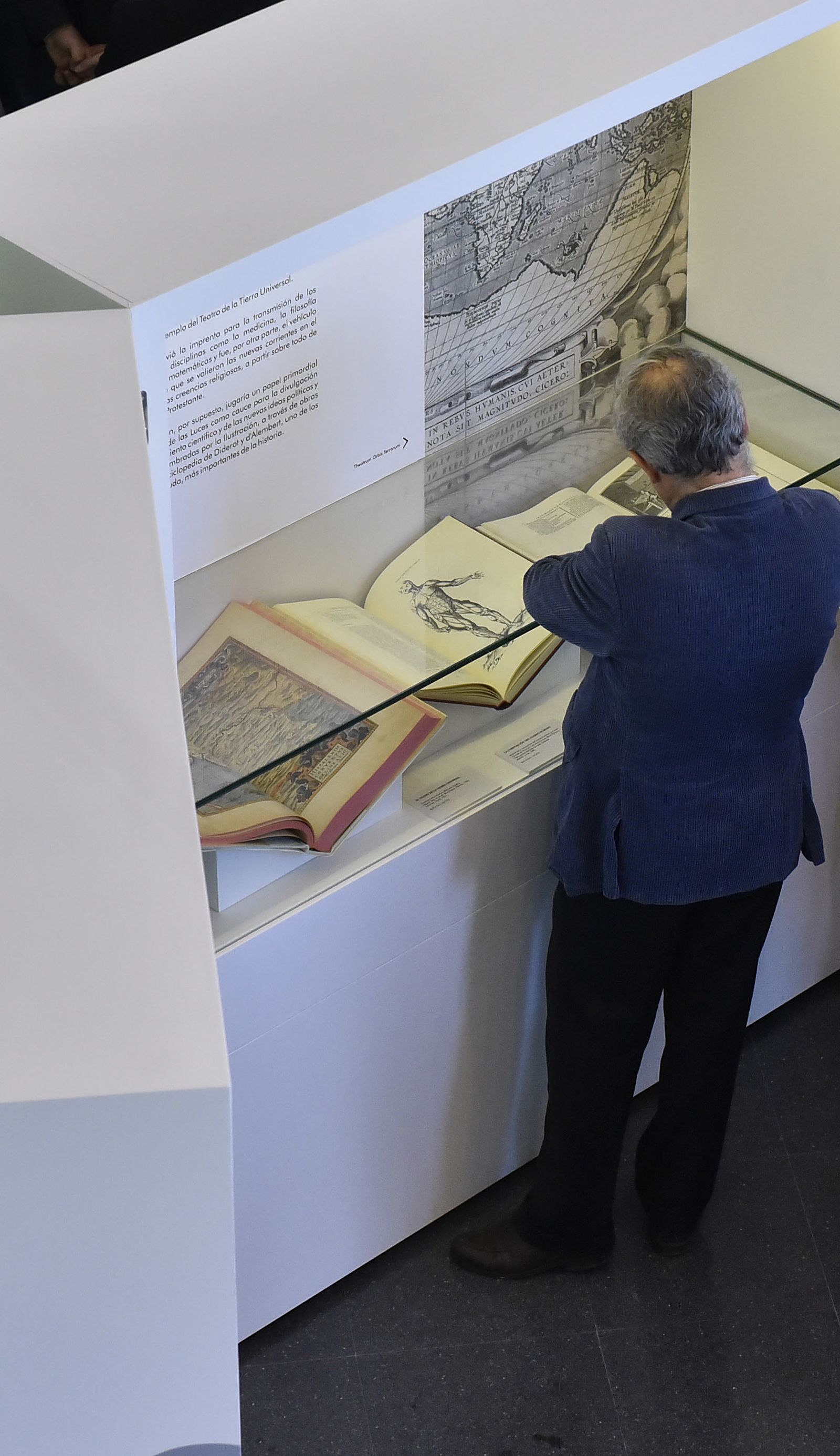 La inauguración de la Biblioteca de la Hispalense, en imágenes