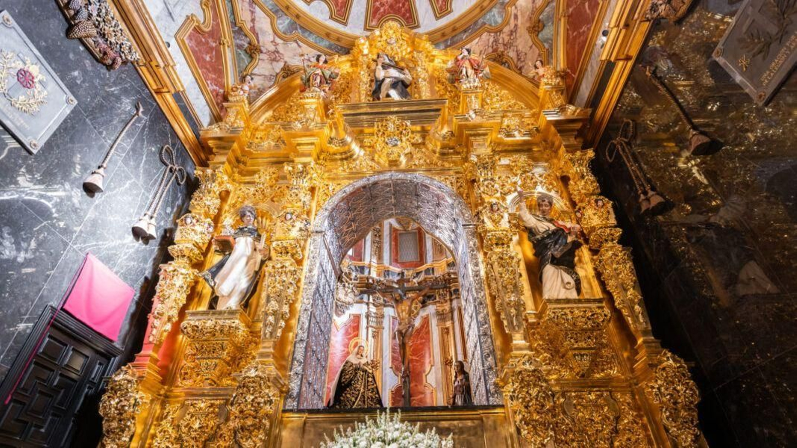 El nuevo retablo en la capilla de Santa Domingo.