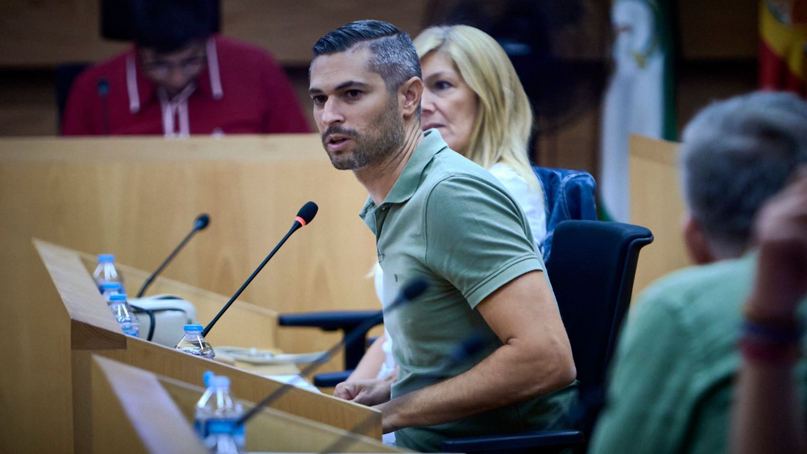 El portavoz y secretario local socialista Ángel González.