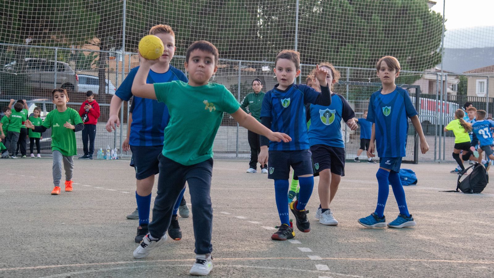 La fotos de los Juegos Municipales de Balonmano en el colegio Los Pinos