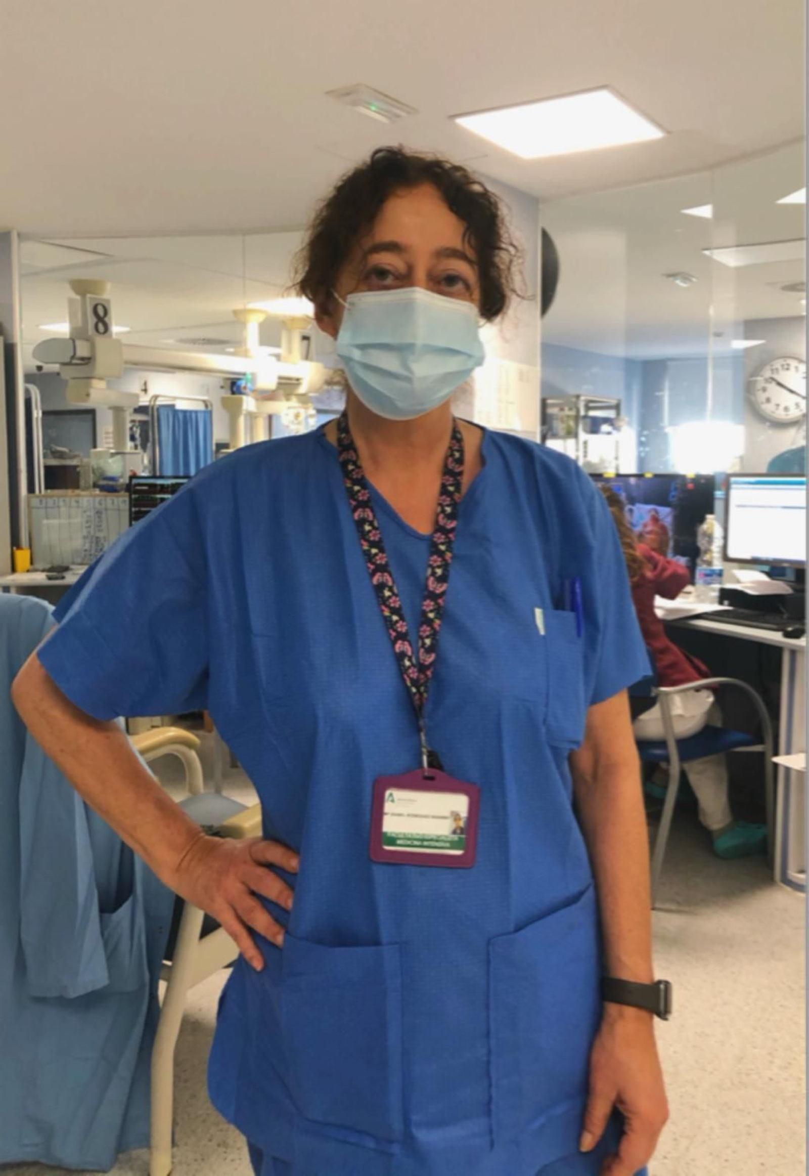 “La edad media ha bajado en la UCI, tenemos pacientes de 46 a 60 años”